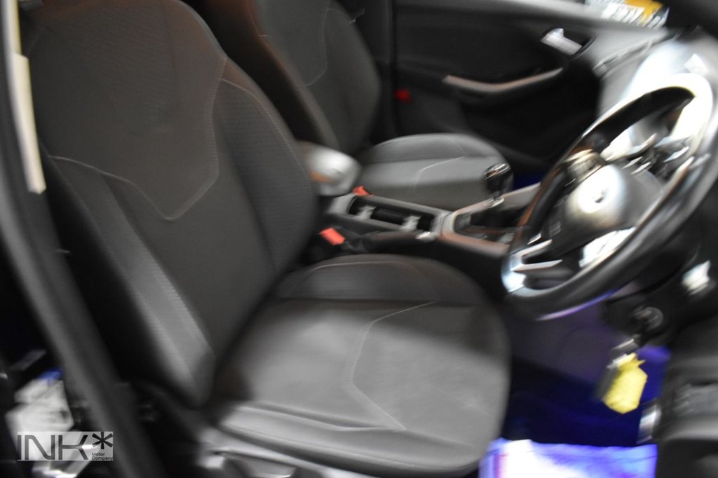 Used Ford Focus 2017 for sale - 76923458: Photo 11