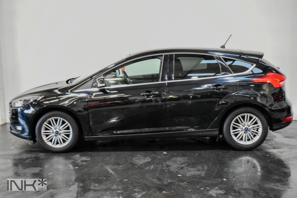 Used Ford Focus 2017 for sale - 76923458: Photo 2