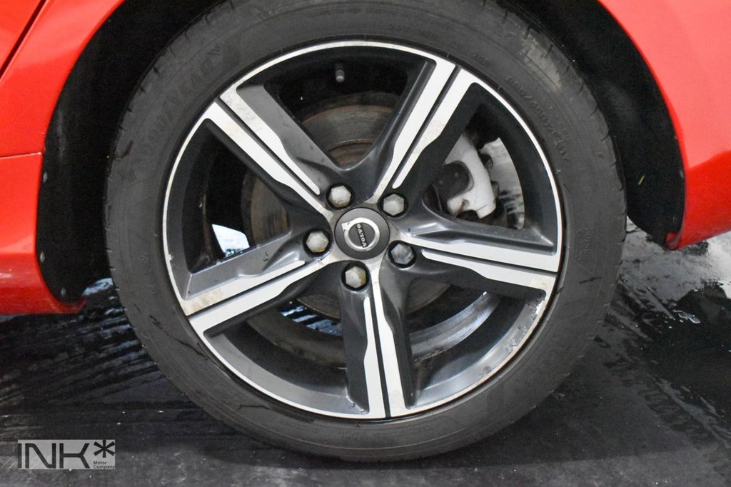 Used Volvo V40 2016 for sale - 76923469: Photo 11