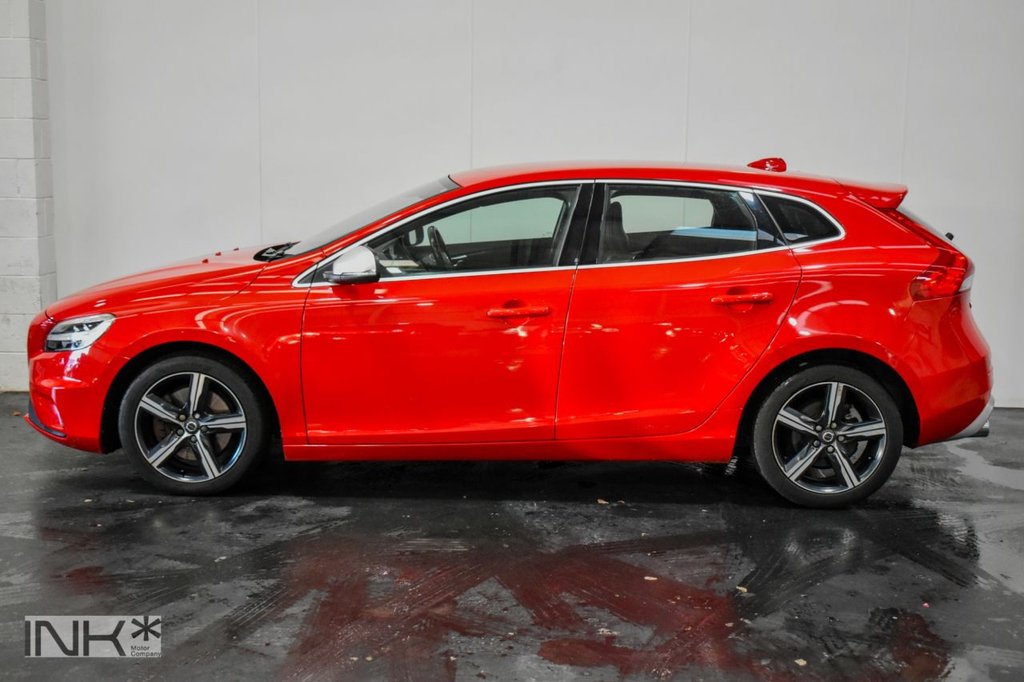 Used Volvo V40 2016 for sale - 76923469: Photo 2