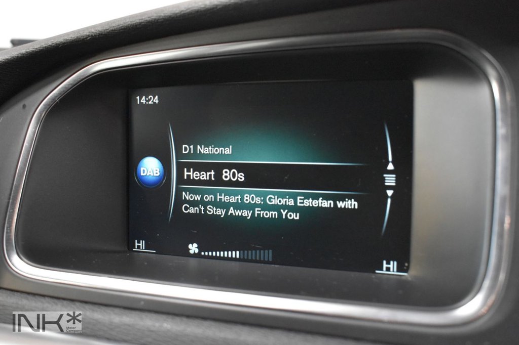 Used Volvo V40 2016 for sale - 76923469: Photo 21