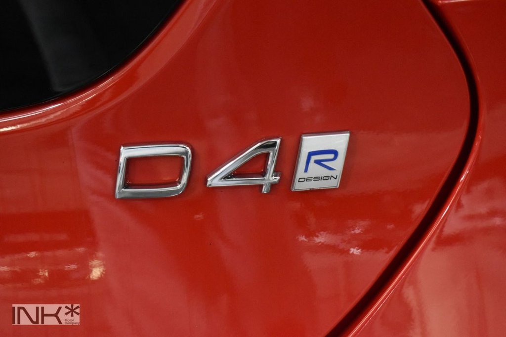 Used Volvo V40 2016 for sale - 76923469: Photo 32