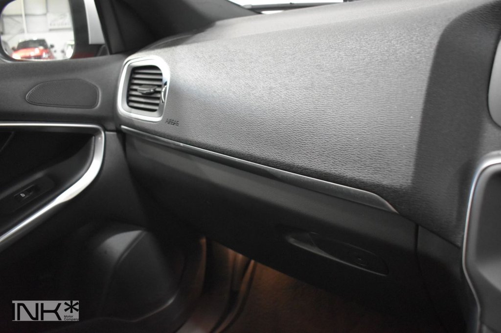 Used Volvo V40 2016 for sale - 76923469: Photo 38