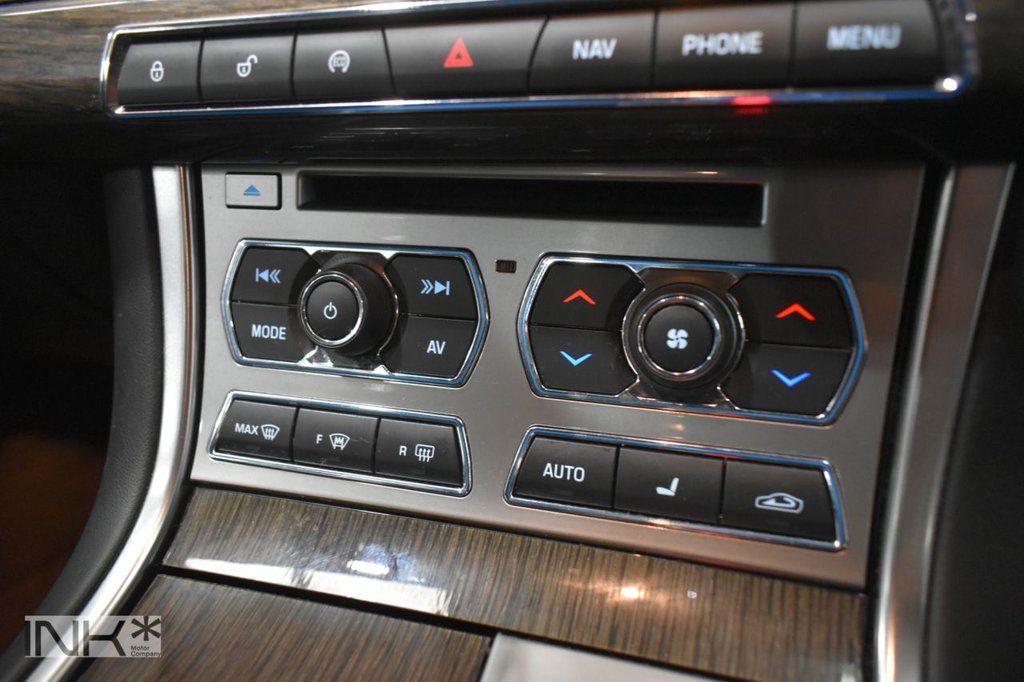 Used Jaguar XF 2015 for sale - 76417924: Photo 24