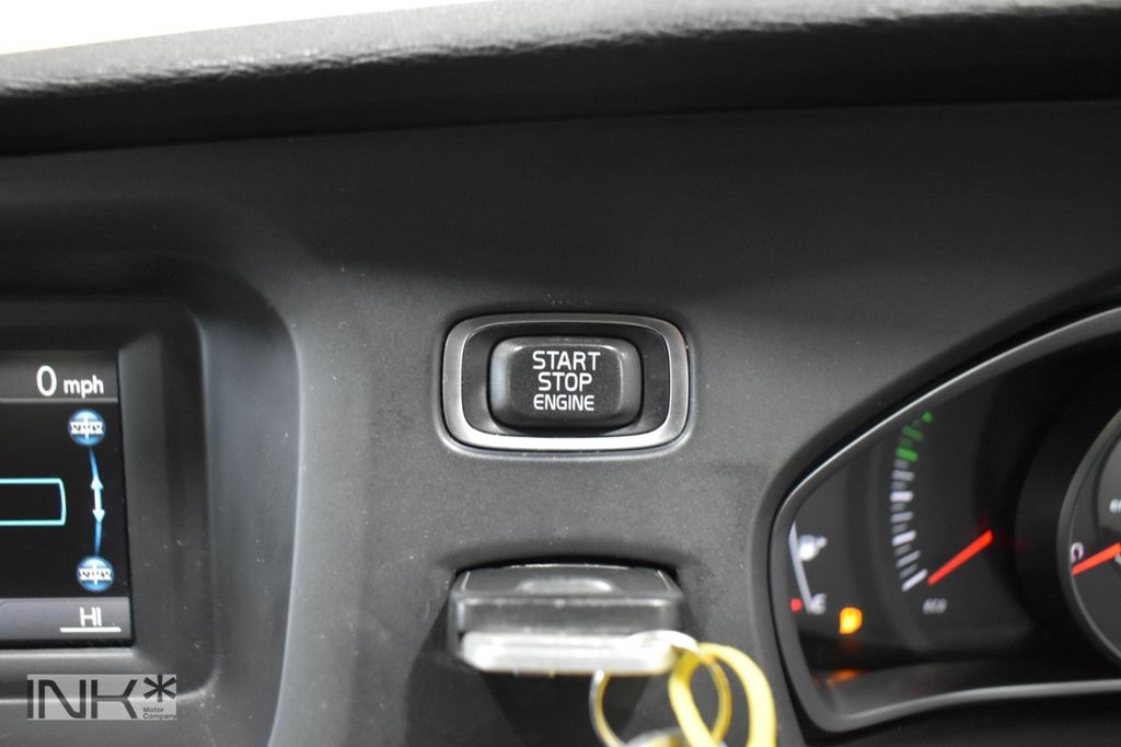 Used Volvo V40 2015 for sale - 77594199: Photo 25