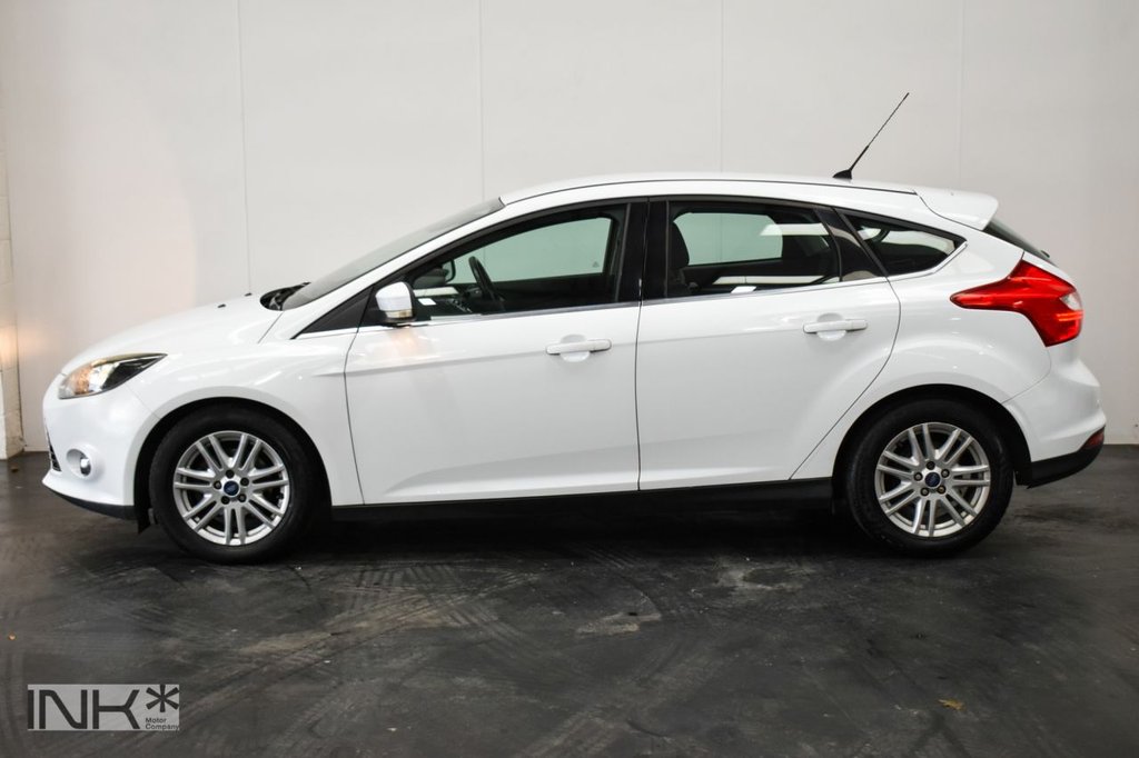 Used Ford Focus 2012 for sale - 76883035: Photo 2