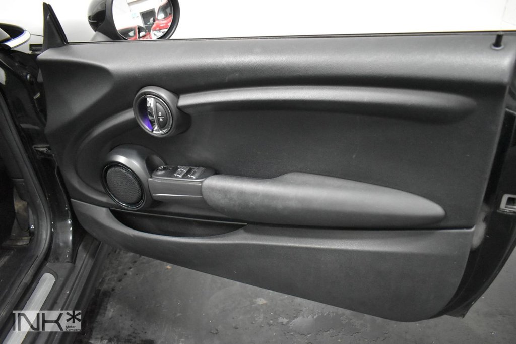 Used MINI Convertible 2017 for sale - 77360234: Photo 34