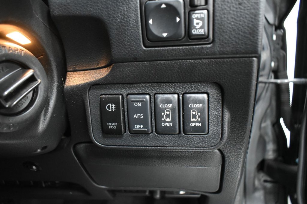 Used Nissan Elgrand 2018 for sale - 78017227: Photo 35