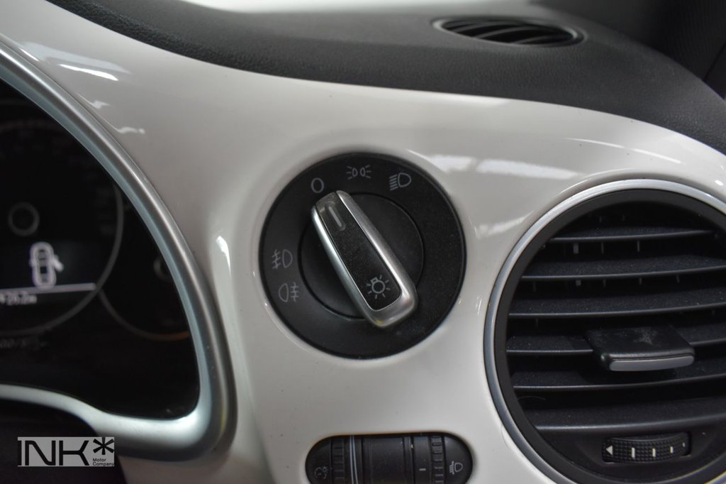 Used Volkswagen Beetle 2013 for sale - 77161925: Photo 33