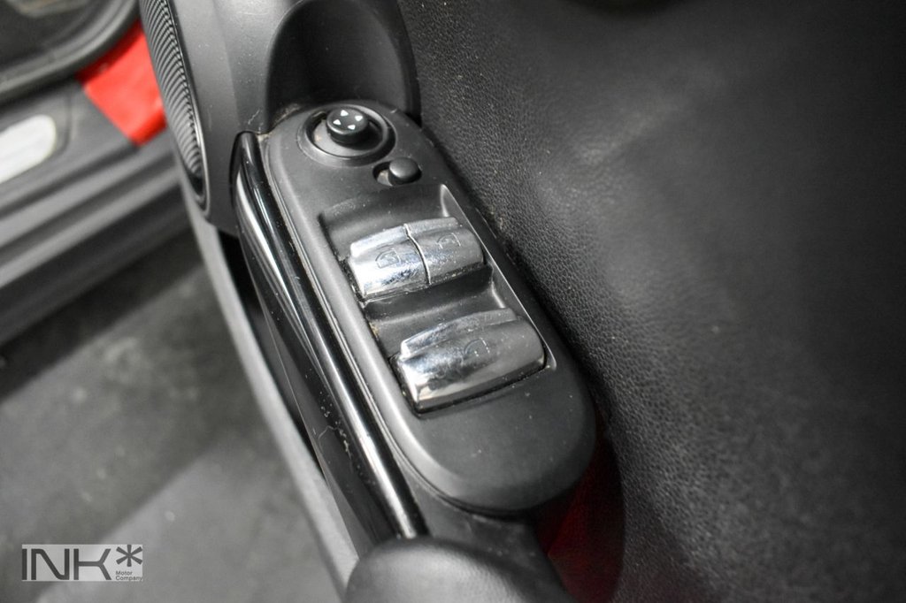 Used MINI Convertible 2016 for sale - 77884957: Photo 41