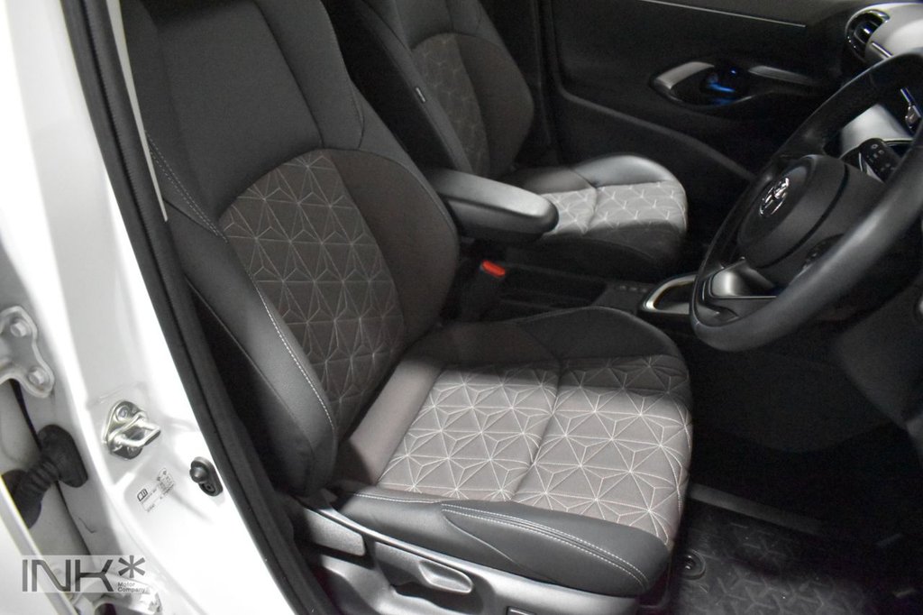 Used Toyota Yaris Cross 2023 for sale - 76665610: Photo 12