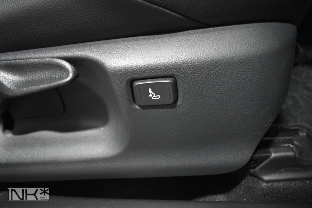 Used Toyota Yaris Cross 2023 for sale - 76665610: Photo 44