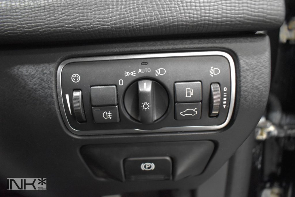 Used Volvo XC60 2015 for sale - 77594179: Photo 36