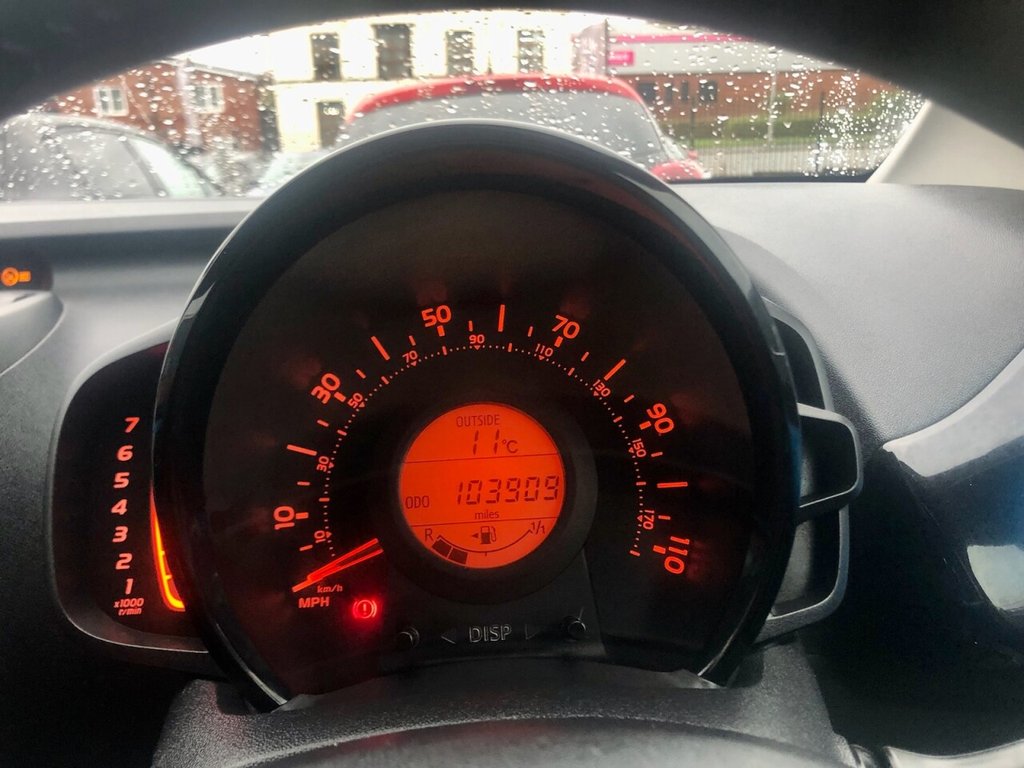 Used Toyota AYGO 2015 for sale - 76867259: Photo 4