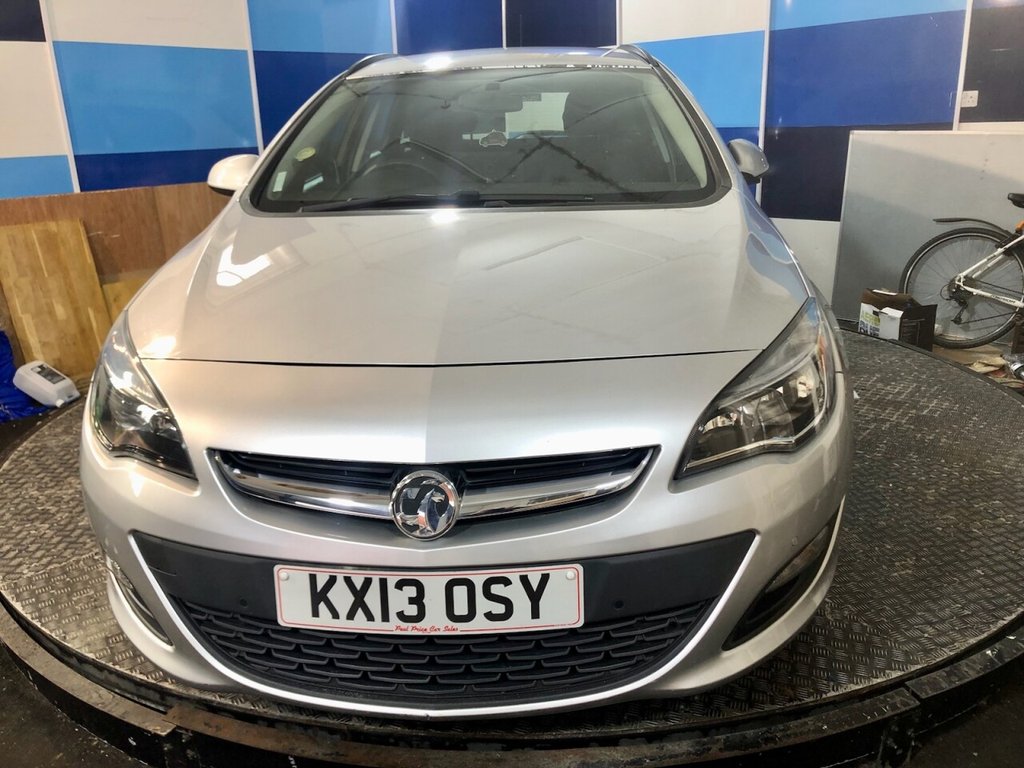 Used Vauxhall Astra 2013 for sale - 77976359: Photo 2