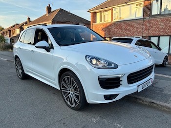 Used Porsche Cayenne 2017 for sale - 79463708: Photo