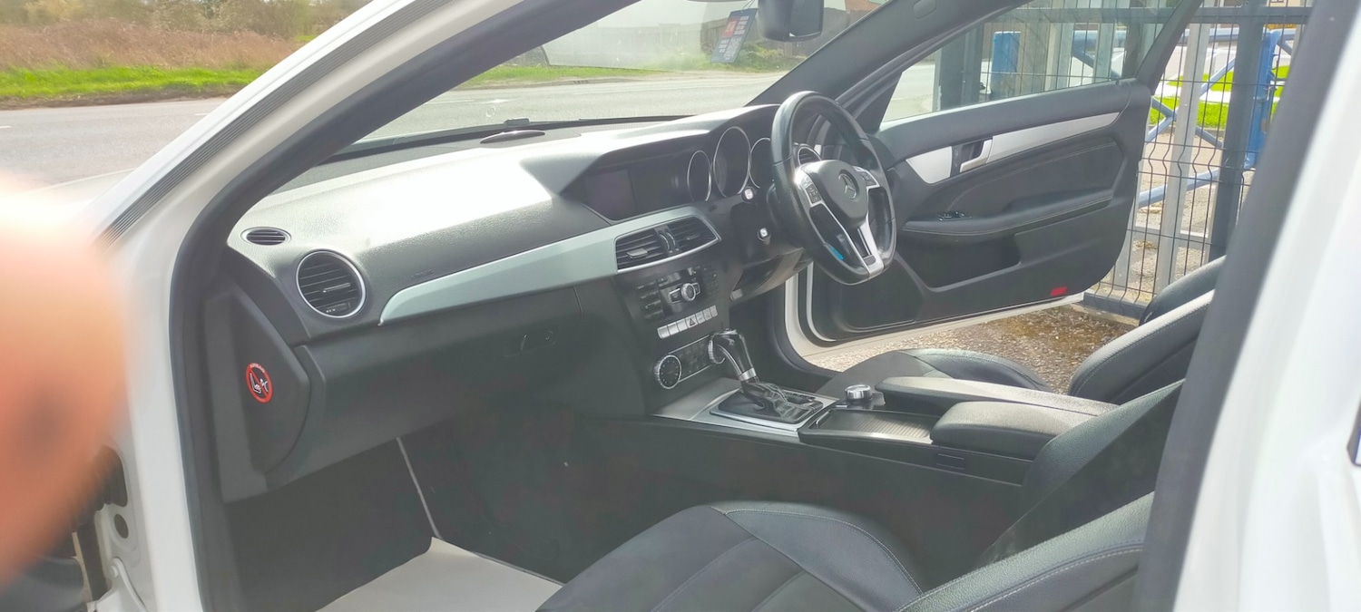 Used Mercedes-Benz C Class 2015 for sale - 77998728: Photo 10