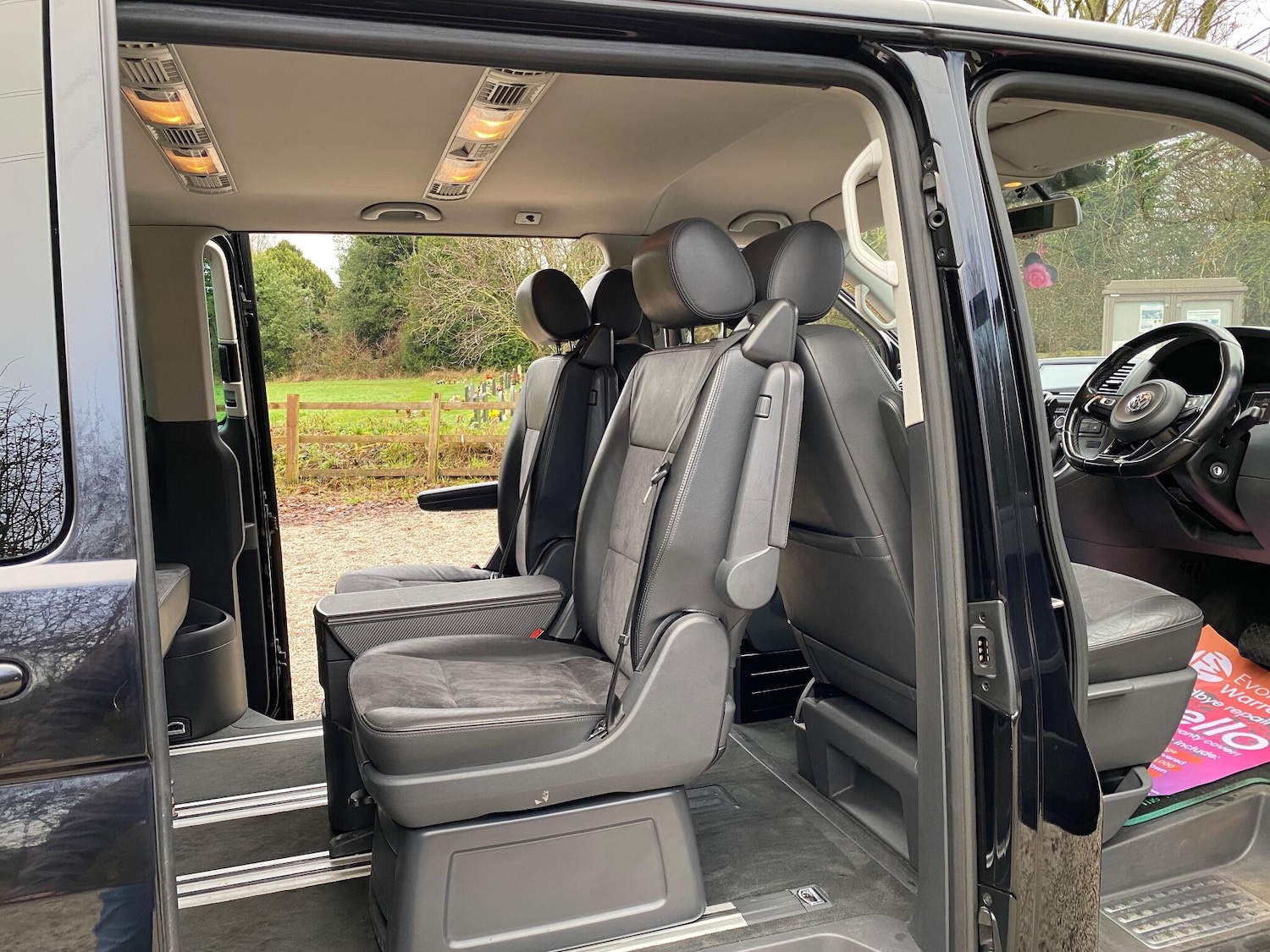 Used Volkswagen Caravelle 2013 for sale - 77016331: Photo 16