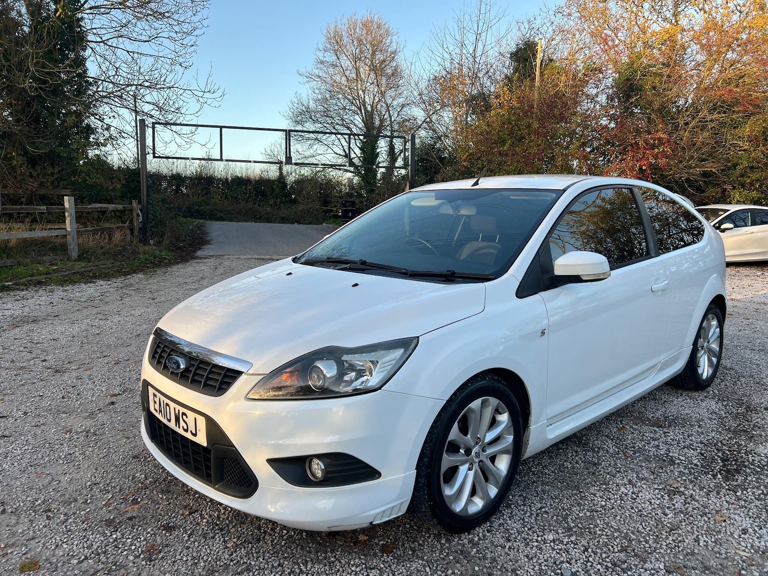 Used Ford Focus 2010 for sale - 76608386: Photo 2