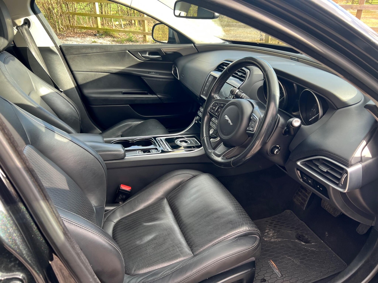 Used Jaguar XE 2017 for sale - 77882639: Photo 10