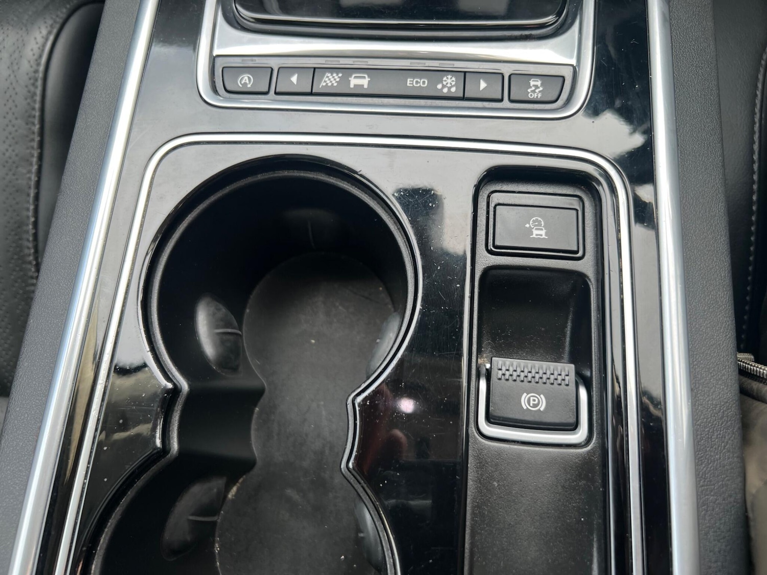 Used Jaguar XE 2017 for sale - 77882639: Photo 28