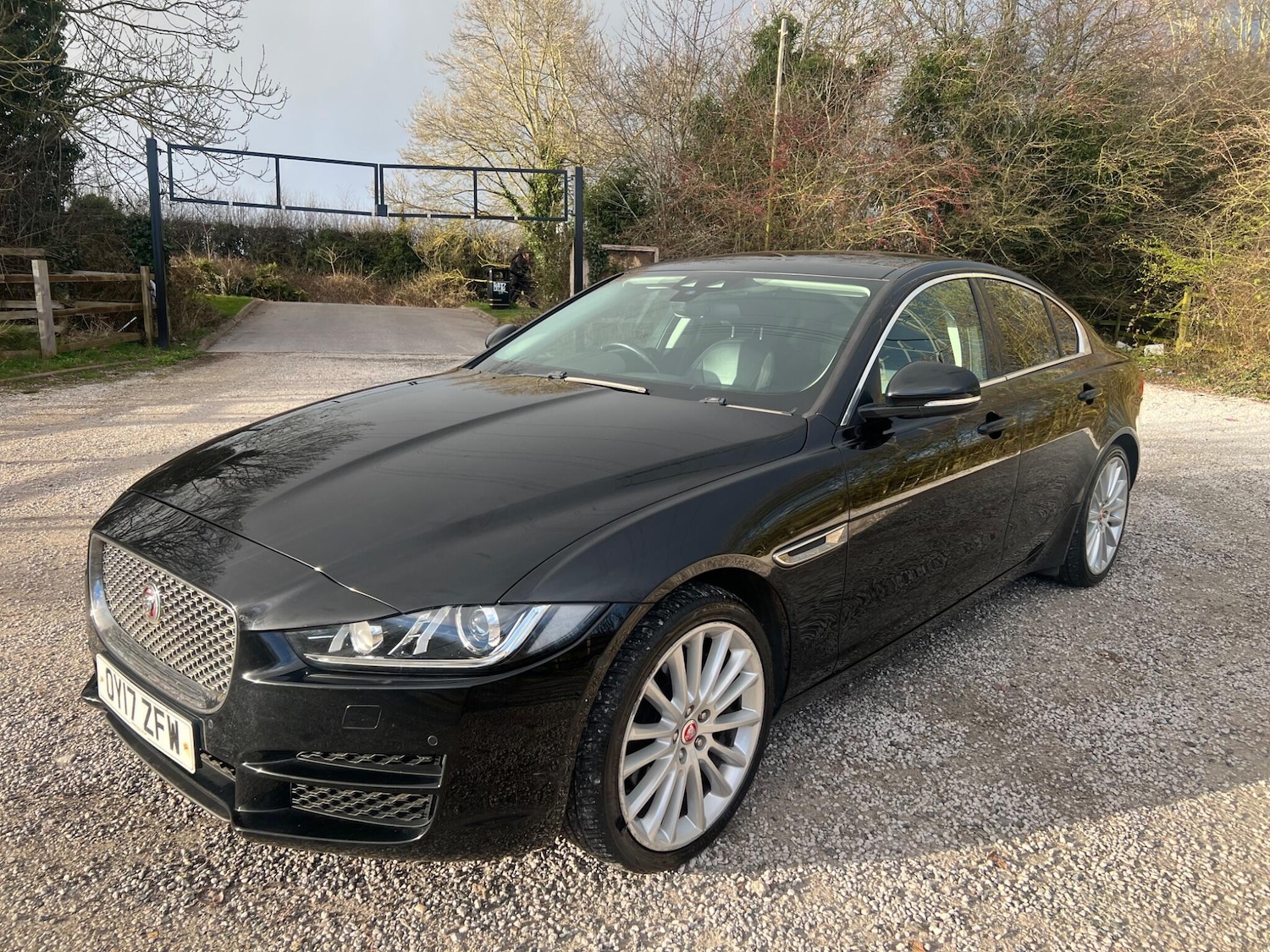 Used Jaguar XE 2017 for sale - 77882639: Photo 3