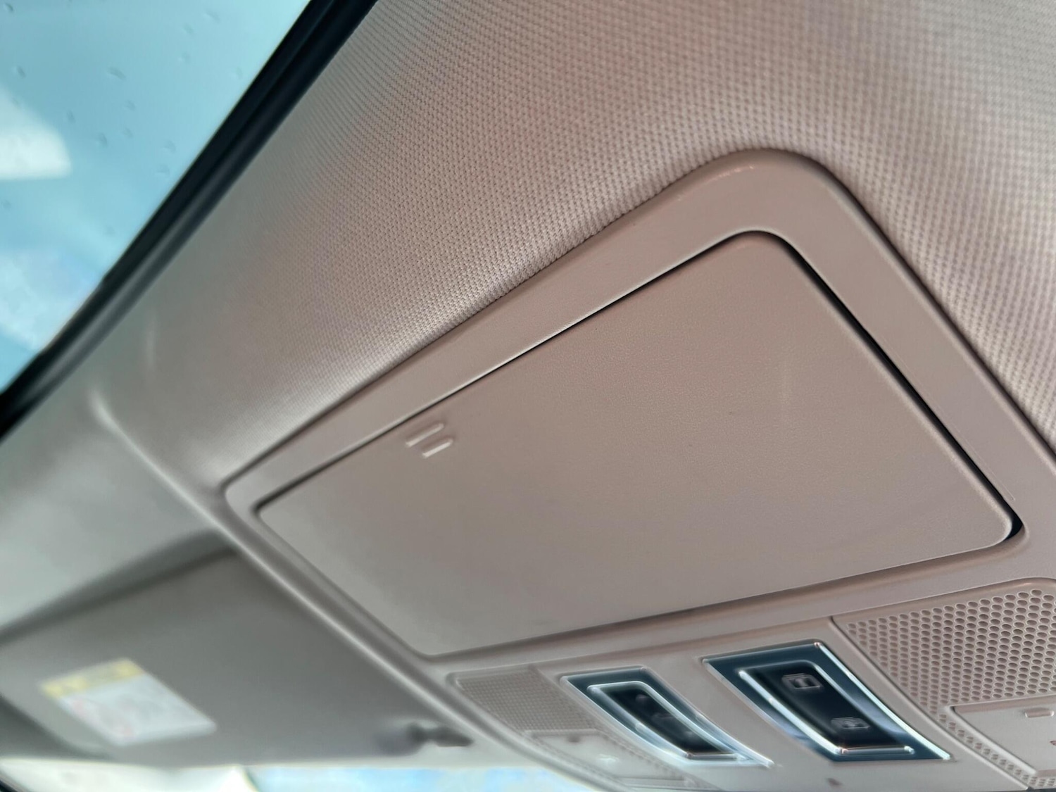 Used Jaguar XE 2017 for sale - 77882639: Photo 31