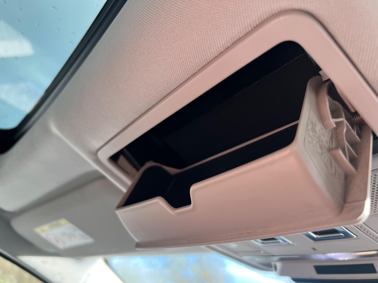 Used Jaguar XE 2017 for sale - 77882639: Photo 32