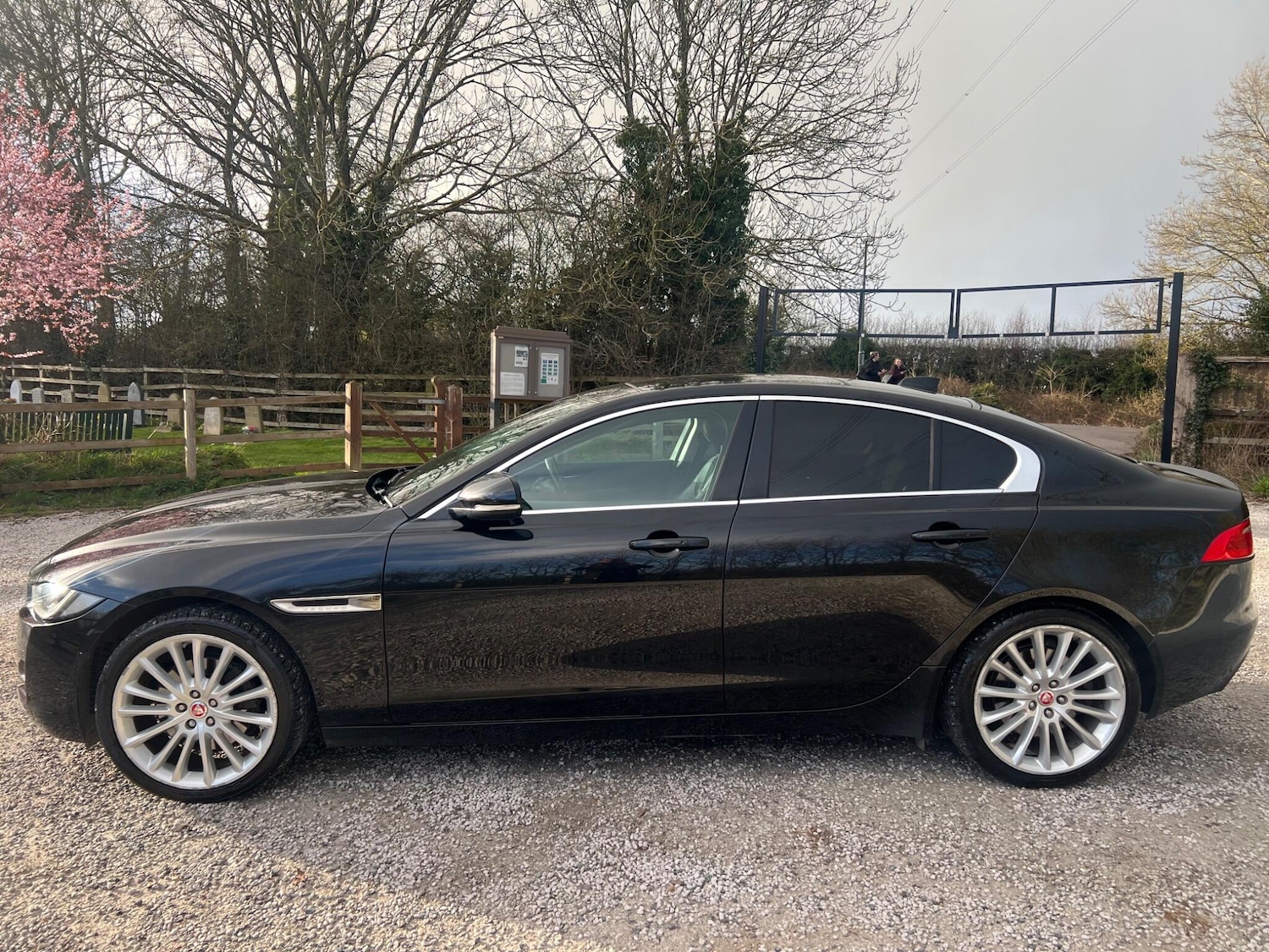 Used Jaguar XE 2017 for sale - 77882639: Photo 4