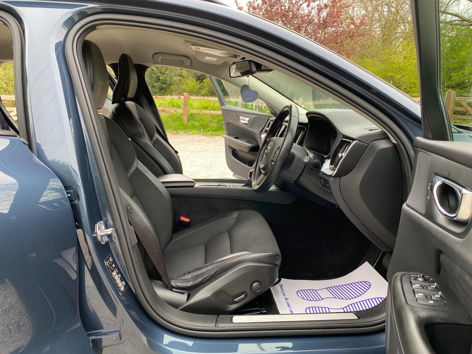 Used Volvo V60 2018 for sale - 78205175: Photo 10