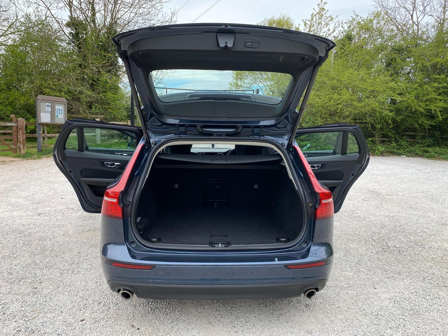 Used Volvo V60 2018 for sale - 78205175: Photo 12