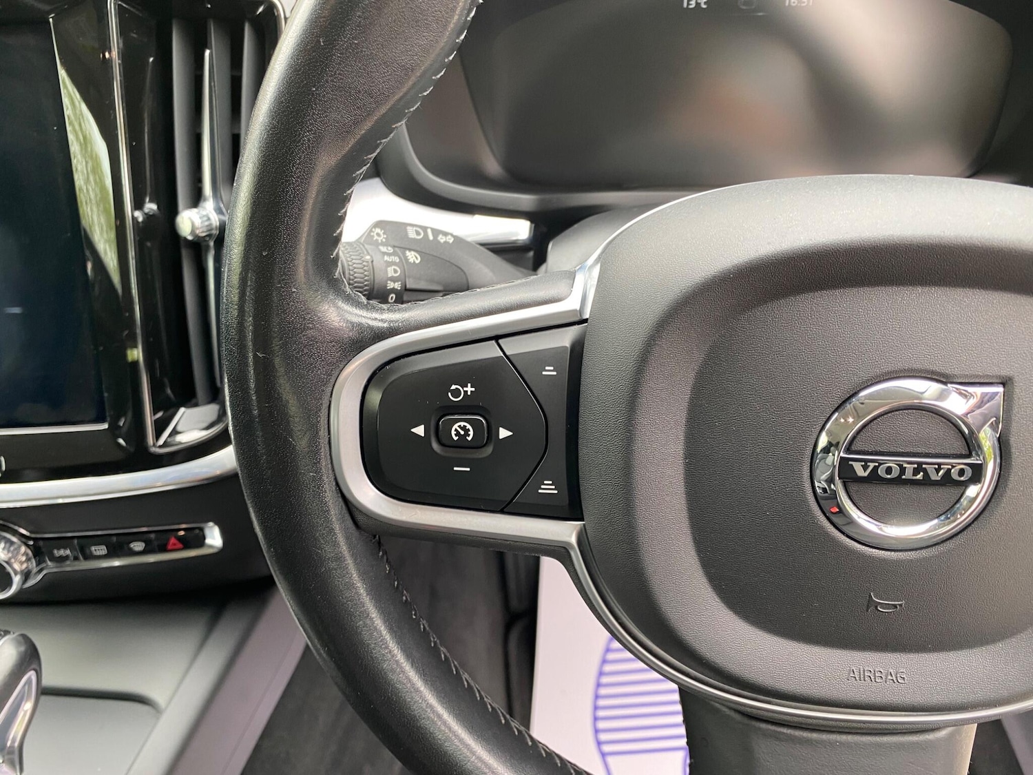 Used Volvo V60 2018 for sale - 78205175: Photo 18