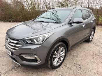Used Hyundai Santa Fe 2017 for sale - 77203633: Photo