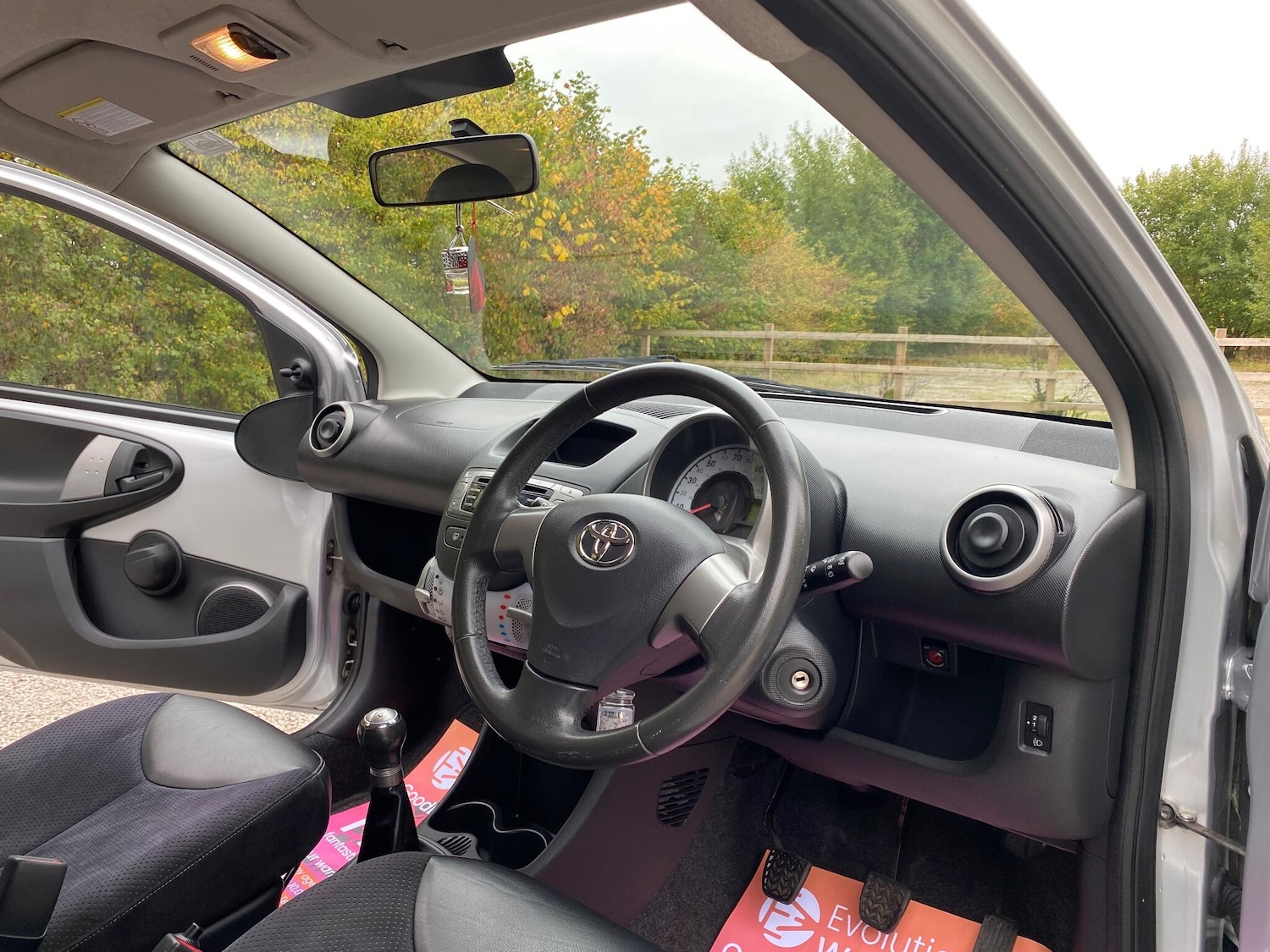 Used Toyota AYGO 2012 for sale - 76259285: Photo 10