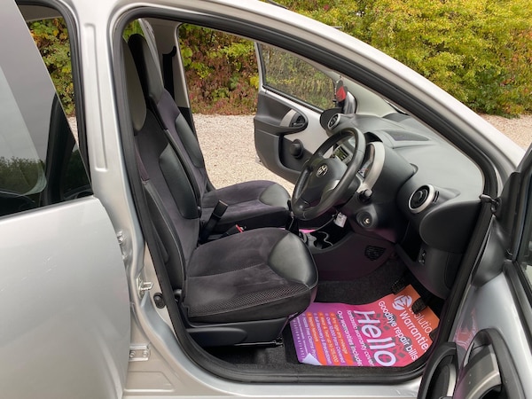 Used Toyota AYGO 2012 for sale - 76259285: Photo 11