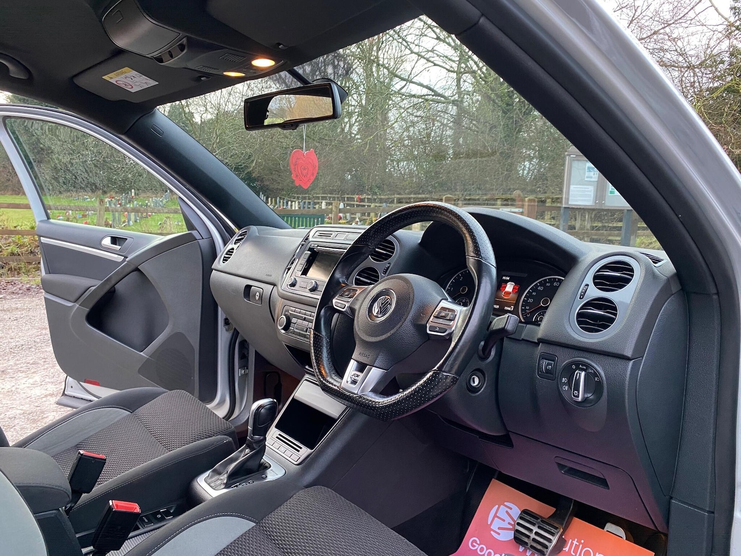 Used Volkswagen Tiguan 2015 for sale - 77191341: Photo 10