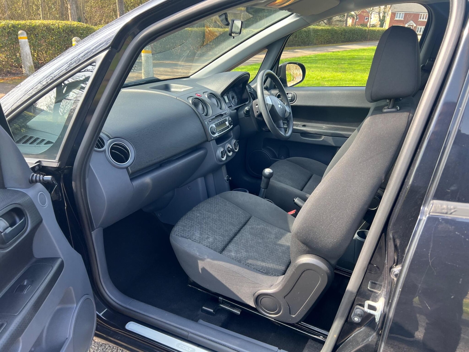 Used Mitsubishi Colt 2011 for sale - 77977758: Photo 15