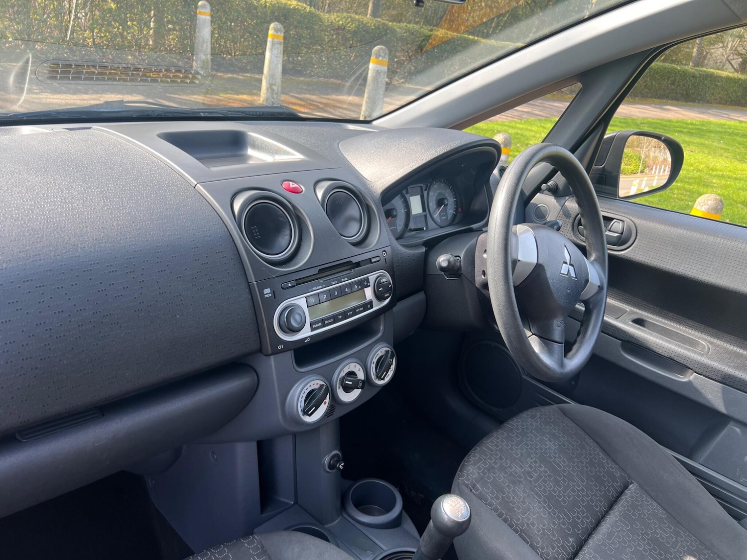 Used Mitsubishi Colt 2011 for sale - 77977758: Photo 16