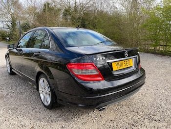 Used Mercedes-Benz C Class 2011 for sale - 77977973: Photo