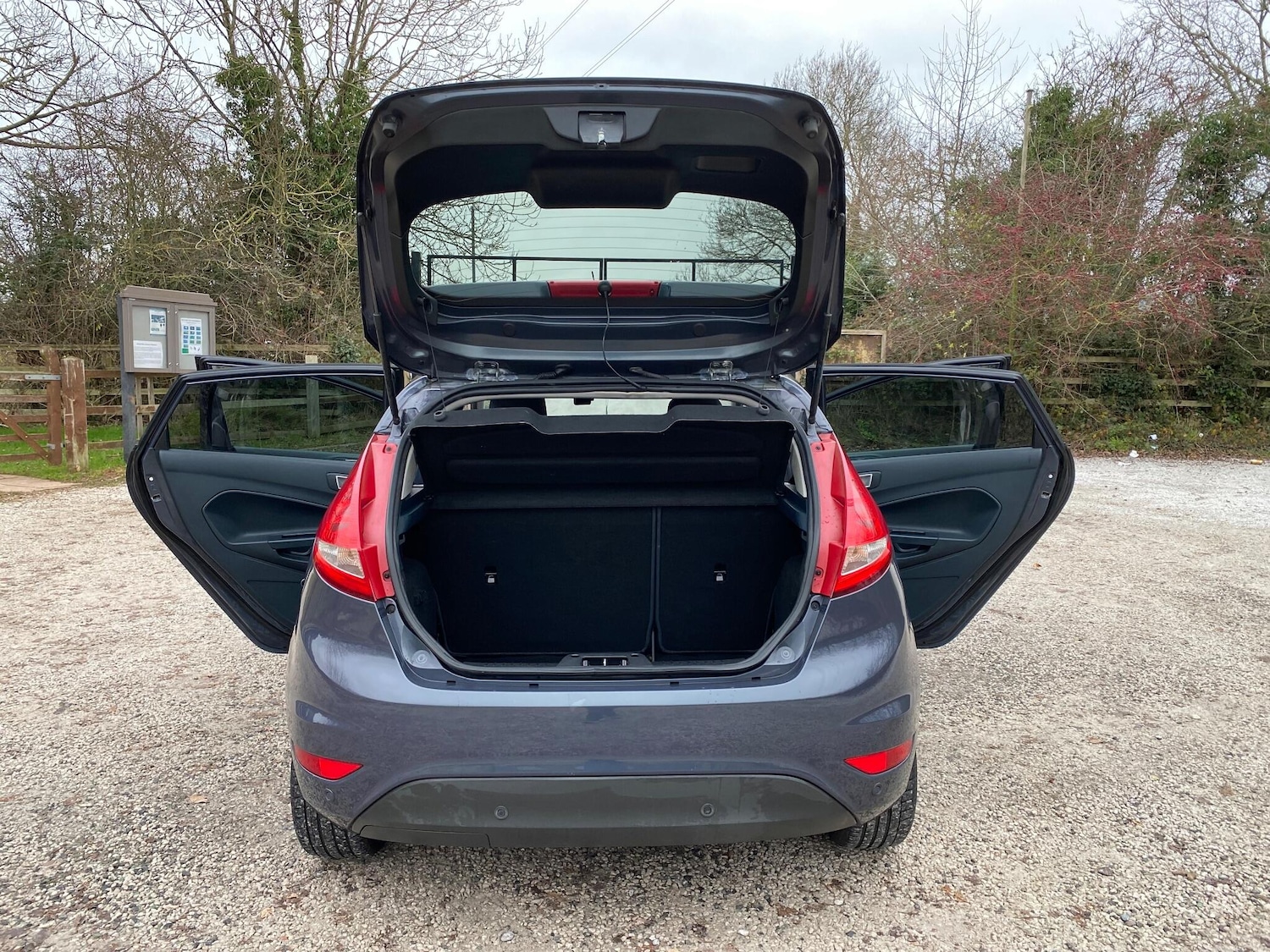 Used Ford Fiesta 2012 for sale - 77067102: Photo 13