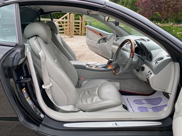 Used Mercedes-Benz SL 2005 for sale - 74965155: Photo 17