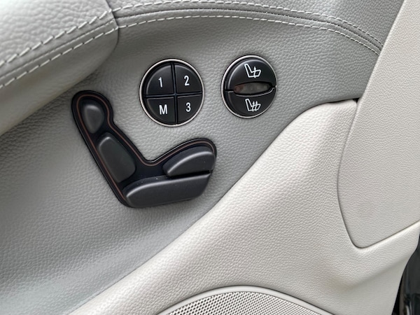 Used Mercedes-Benz SL 2005 for sale - 74965155: Photo 37