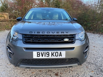 Used Land Rover Discovery Sport 2019 for sale - 76865842: Photo