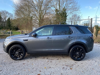 Used Land Rover Discovery Sport 2019 for sale - 76865842: Photo