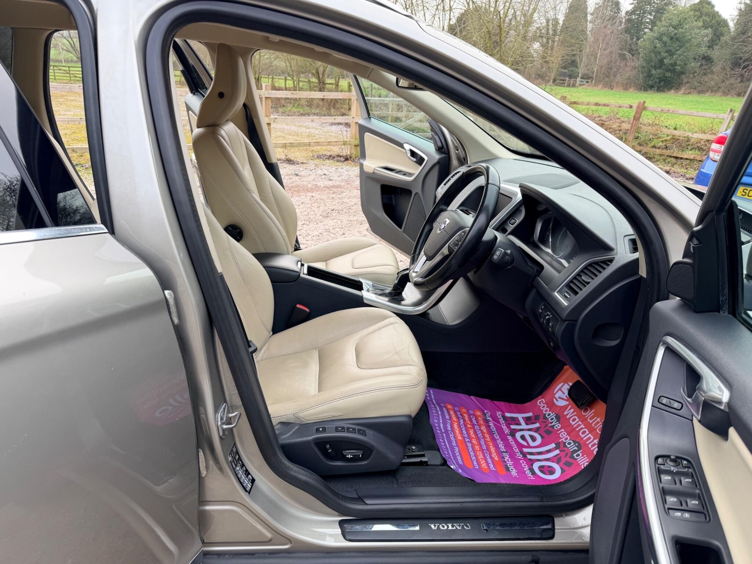 Used Volvo XC60 2014 for sale - 77330449: Photo 10