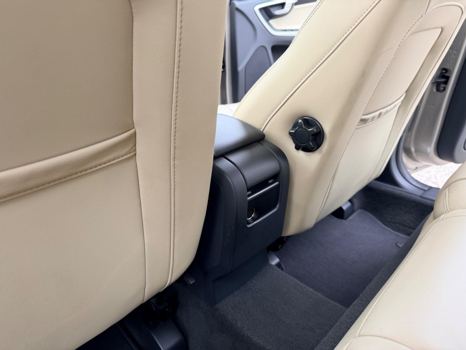 Used Volvo XC60 2014 for sale - 77330449: Photo 26