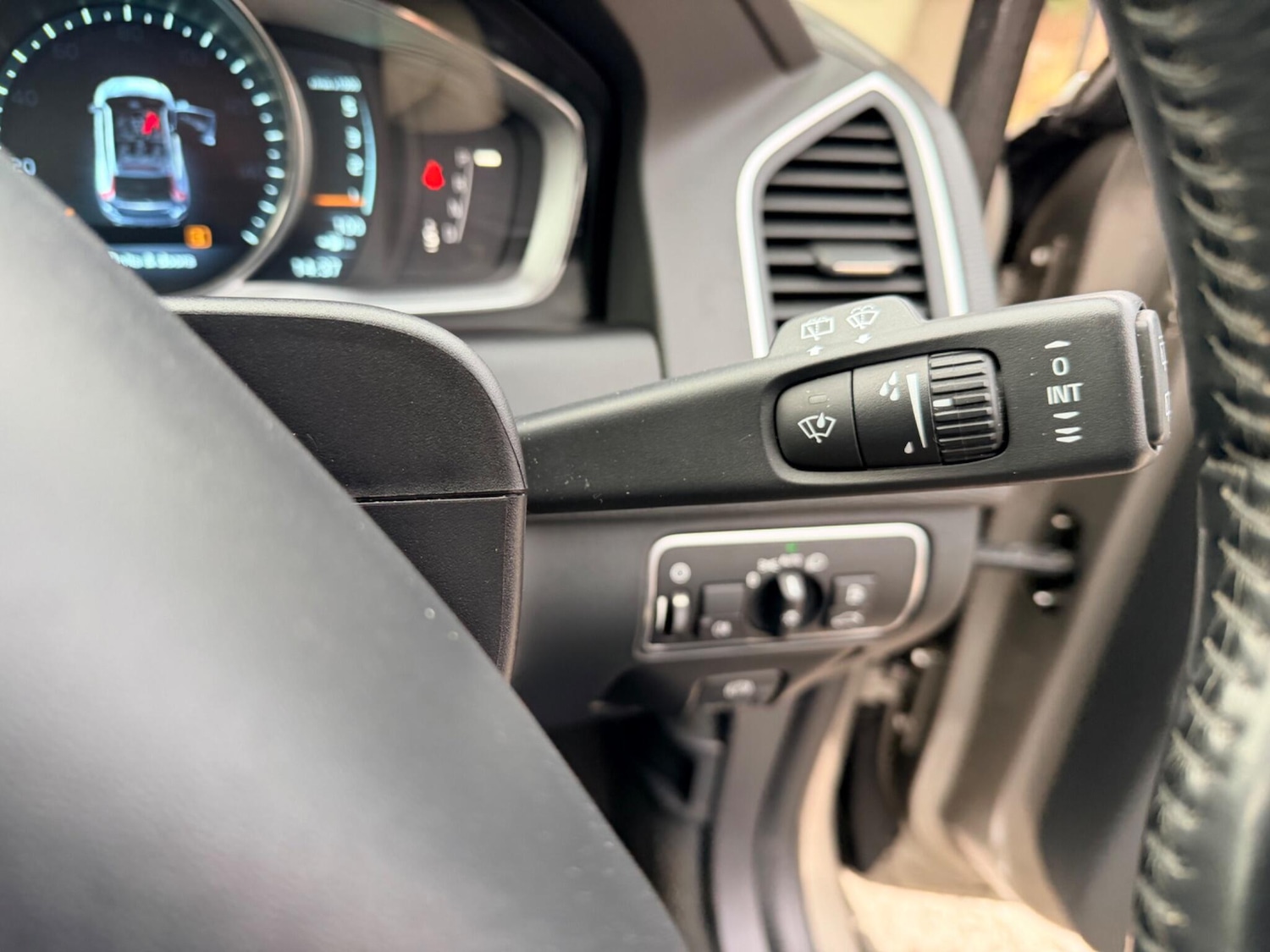 Used Volvo XC60 2014 for sale - 77330449: Photo 29