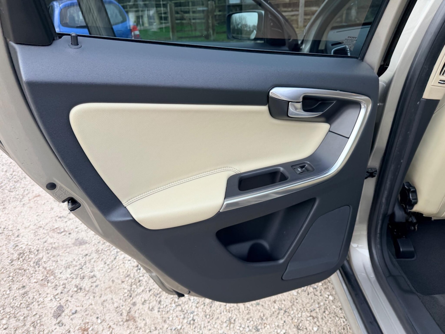 Used Volvo XC60 2014 for sale - 77330449: Photo 38