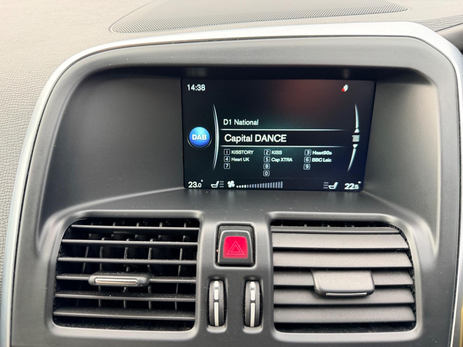 Used Volvo XC60 2014 for sale - 77330449: Photo 48