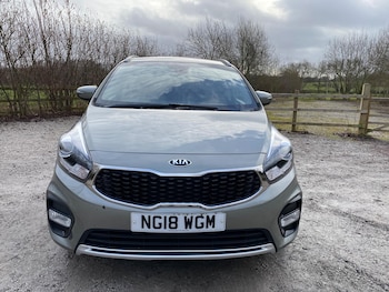 Used Kia Carens 2018 for sale - 77162956: Photo